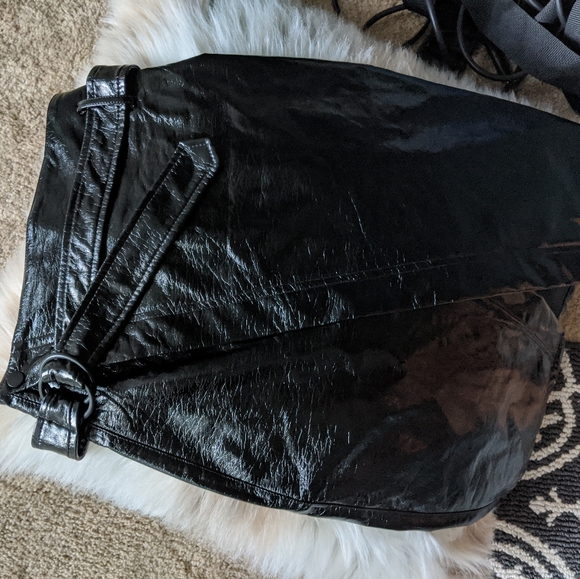 NWT NA-KD Belted Faux Patent Skirt - Picture 3 of 6